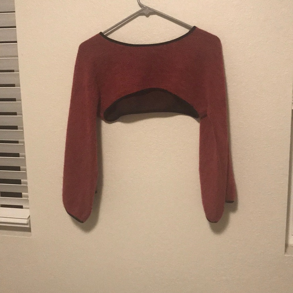 Cute little cropped maroon sweater